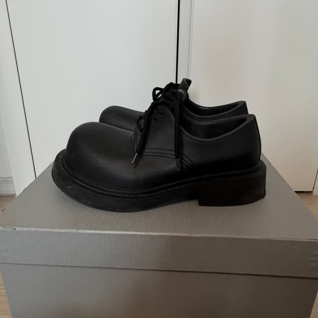 Balenciaga 스테로이드 더비