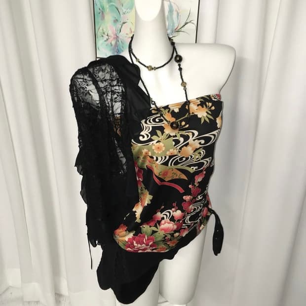 레이어룸파우닝133 레드오리엔탈 큐티플래시 나시 + 가디건 세트