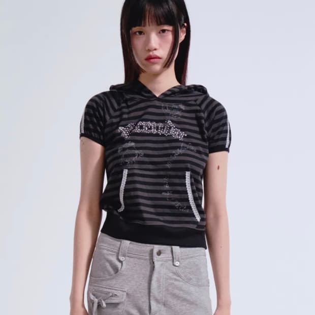 프렌다 STRIPE HOODIE SHORT SLEEVE BLACK