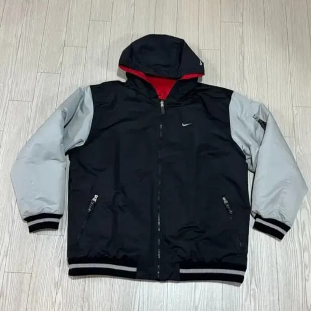 빈티지 나이키 리버시블 아우터

112~115느낌 상태 양호