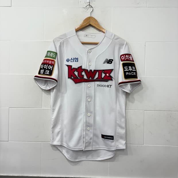 뉴발란스 KT 위즈 배정대 유니폼