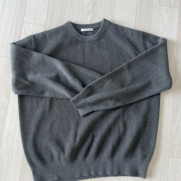 블랭크룸 올웨더 니트 차콜 1사이즈 판매해요!