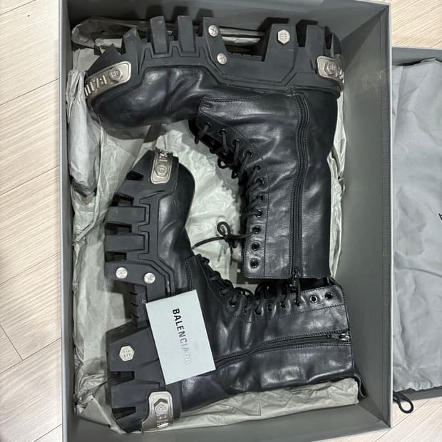 발렌시아가 불도저 부츠 43