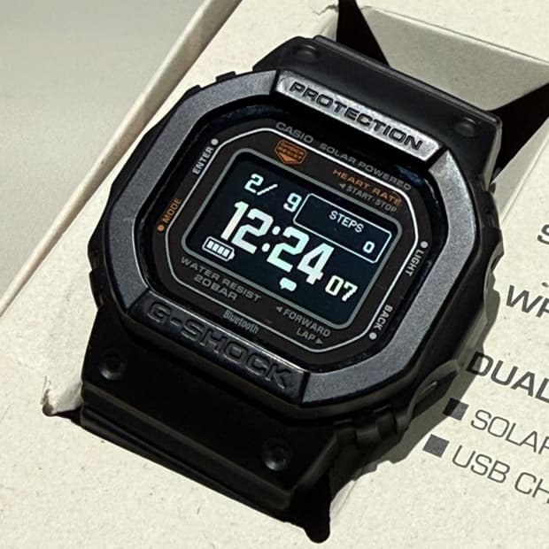 지샥 DW-H5600-1JR 스마트워치 G-SHOCK G-SQUAD 시계