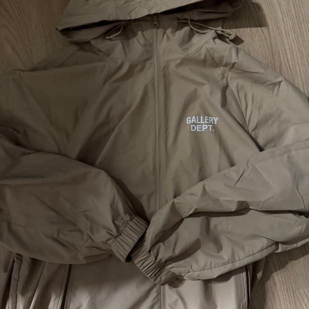 Galley dept. 갤러리디파트먼트 바람막이 정품 교신가능