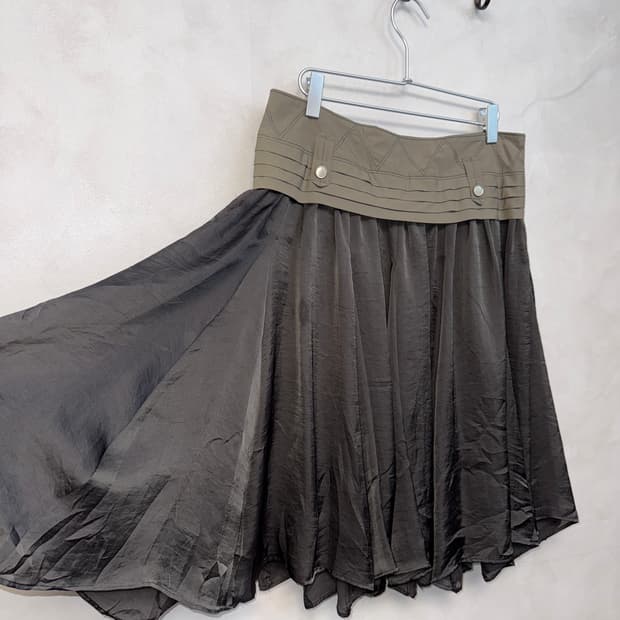 Ash brown wrinkle belted satin unbal sk