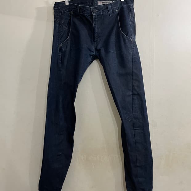 리바이스 엔지니어드진 데님 팬츠