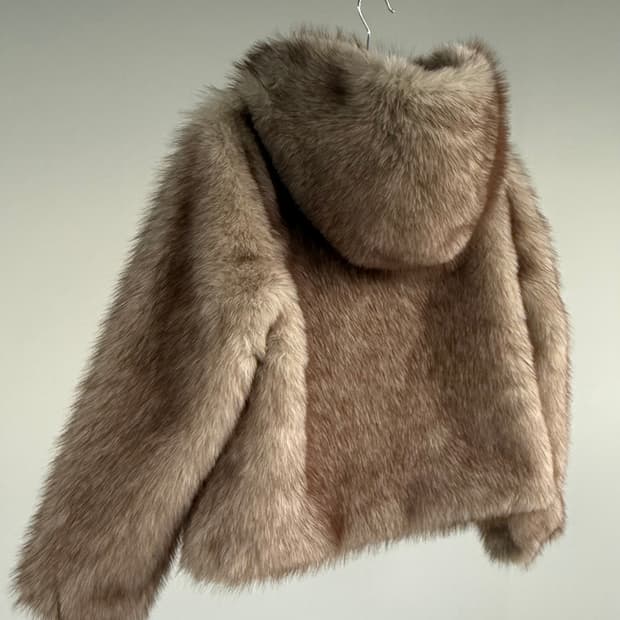 베이지브라운 후드 에코 퍼 자켓