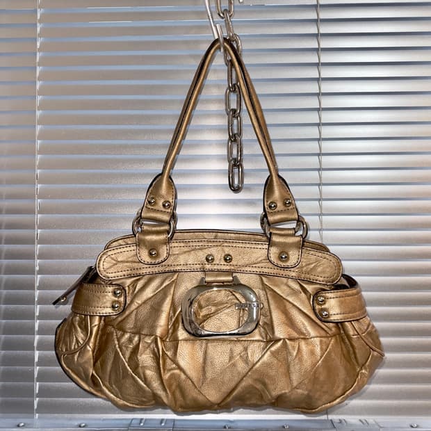 00s Y2K 게스 골드 메탈 가방