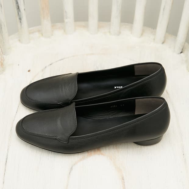 Color Sole Loafer