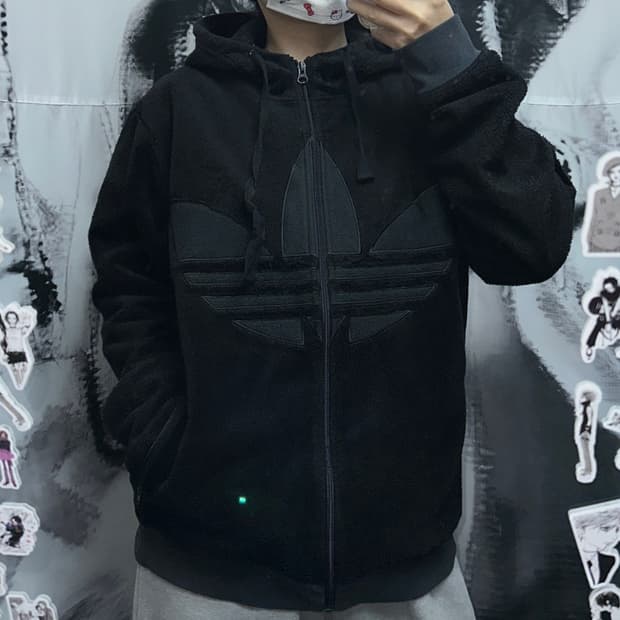 아디다스 빅로고 후리스