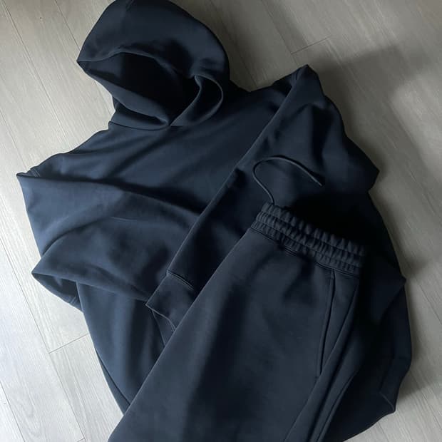 유니클로C 스웨트 셋업 네이비 판매합니다