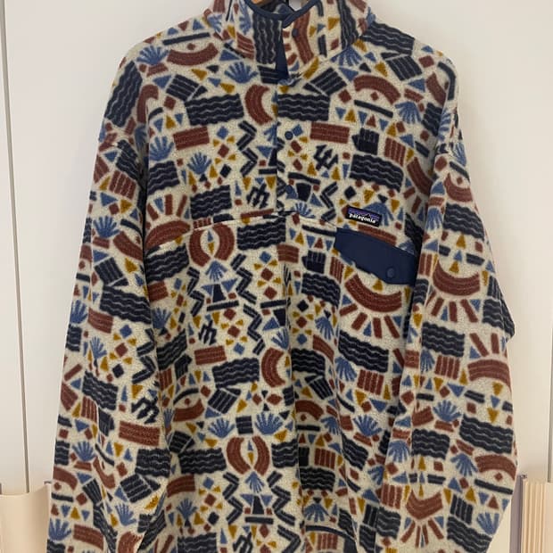 파타고니아 신칠라 아즈텍패턴 XL