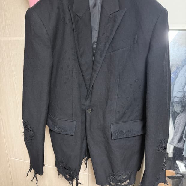 준지23fw 컬렉션 디스 블레이저 44입니다