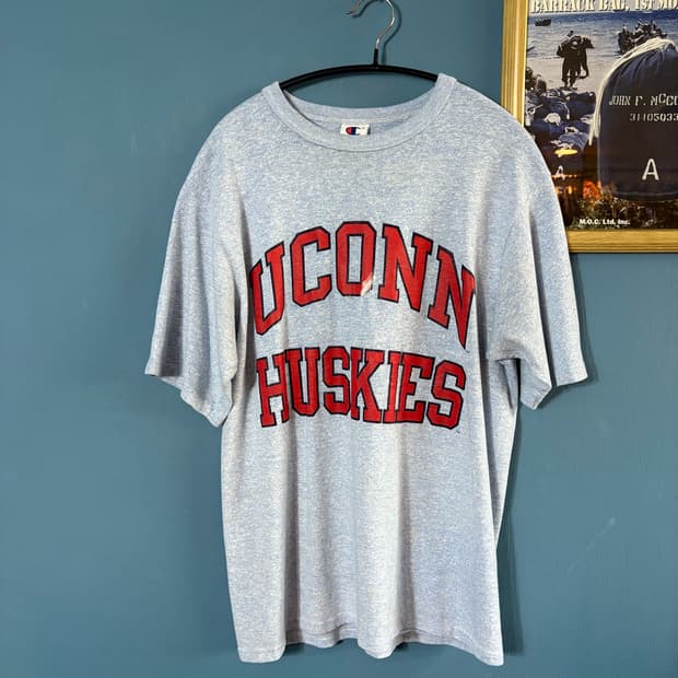 90s usa Champion uconn huskies t shirt.