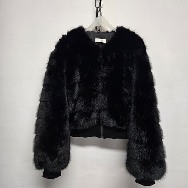 바이씨니 by ssiny 블랙 크롭 퍼 자켓