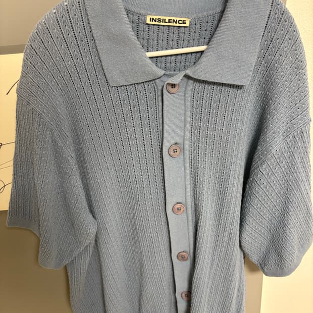 인사일런스 반팔니트