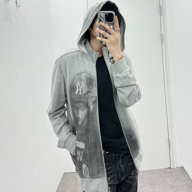 MLB glitter graphic hood zip up