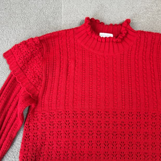 Ran Parishe 러플 칼라 펀칭 니트