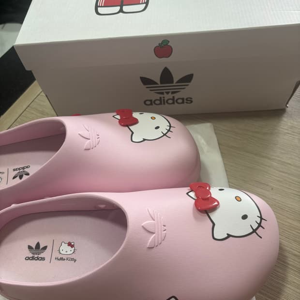 아디다스 헬로키티 아디폼 스탠 스미스 뮬 슬리퍼 핑크 255