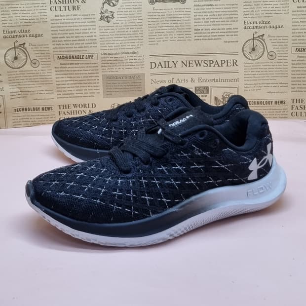 언더아머 플로우 벨로시티 운동화245 
