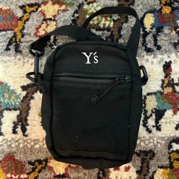 요지야마모토 뉴에라 백