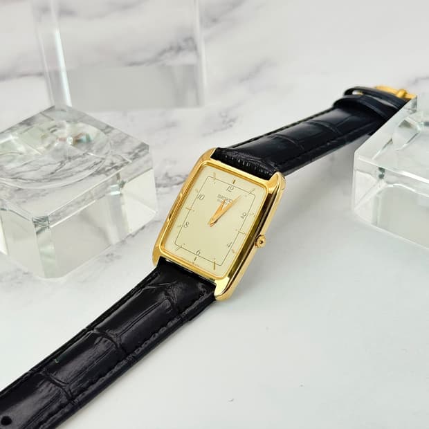 80s90s 빈티지 세이코 클래식 골드 렉탱글 워치