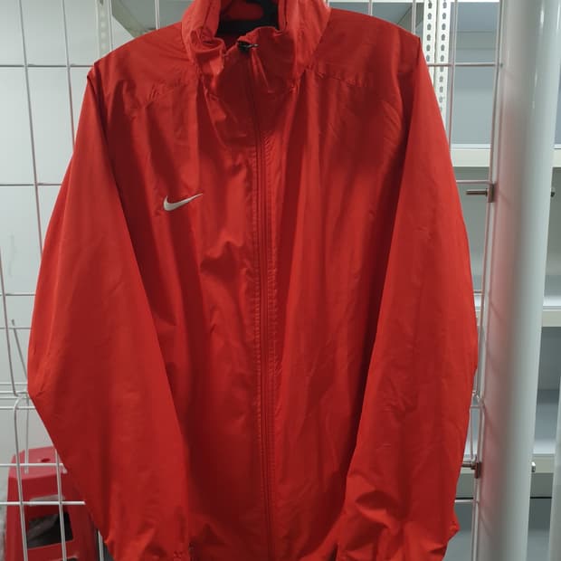 나이키 정품 바람막이 95사이즈 판매합니다