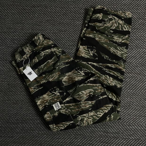 락스테디 타이거 카모플라쥬 퍼티그 카고 팬츠 y 3194