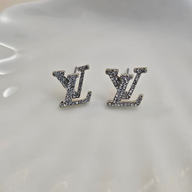 루이비통 업사이클링 아이코닉 샴페인골드 귀걸이