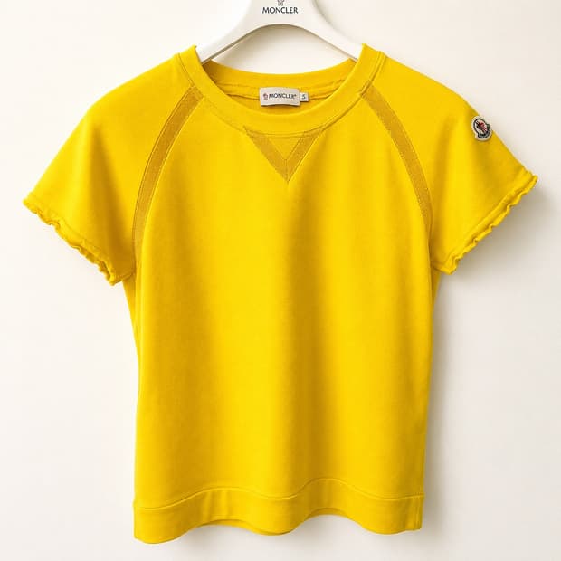 moncler women’s yellow raglan short slee
