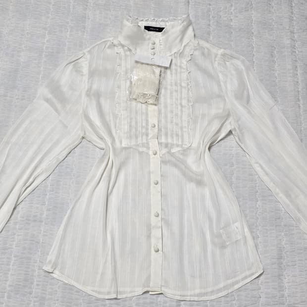 화이트 프릴레이스 시스루 공겜여주st 블라우스