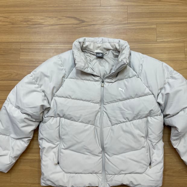 푸마 패딩 점퍼 L사이즈 판매합니다. 겉감, 안감 모두 폴리에스터 100