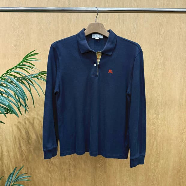 버버리 긴팔 카라 폴로티 노바체크 넥라인 포인트 디테일 레귤러핏 네이비