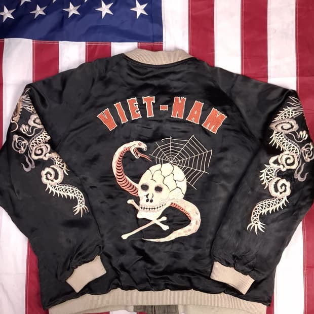 오리지날 스위치 플래닝 베트남전 리버서블 수베니어 스카쟌