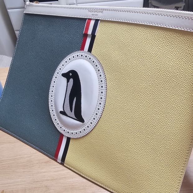 톰브라운 도큐먼트 펭귄 레더 클러치(라지/정품)