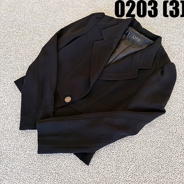 [3] 린 여성 블랙 원버튼 어깨 퍼프 블레이더 자켓