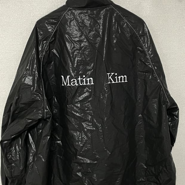 마뗑킴 로고 블랙 코팅 점퍼