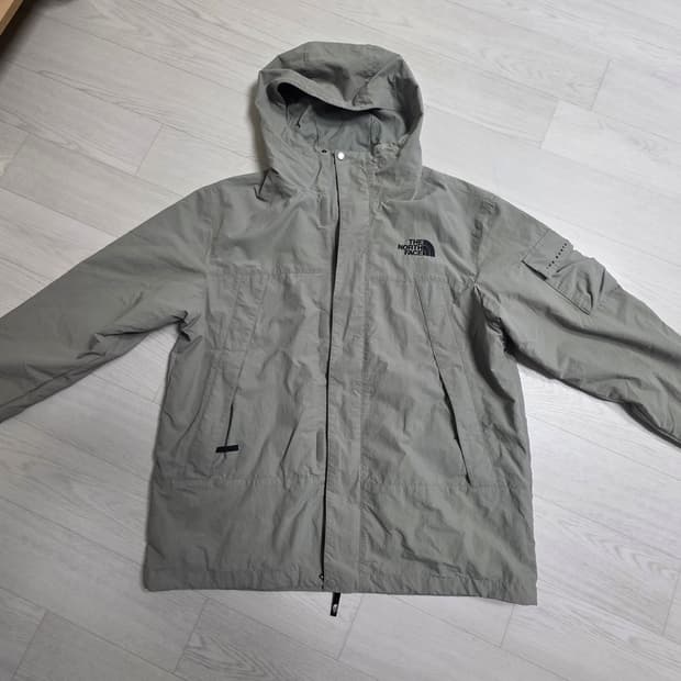 노스페이스 라이트 카키 맨톤 바람막이 XL사이즈