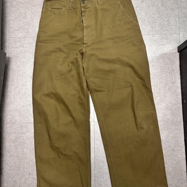 엣라코 올리브 헤링본 팬츠 36사이즈 판매합니다