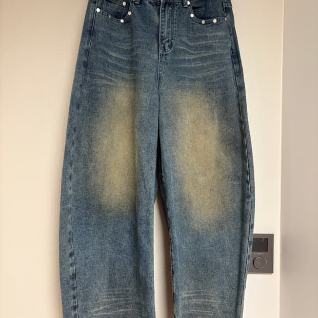 Back leather Denim 커브드 데님팬츠