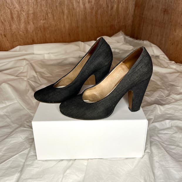 메종마르지엘라 블랙 데님 블록힐 펌프스