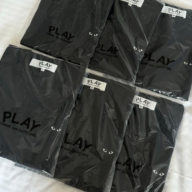꼼데가르송 플레이 블랙 티셔츠