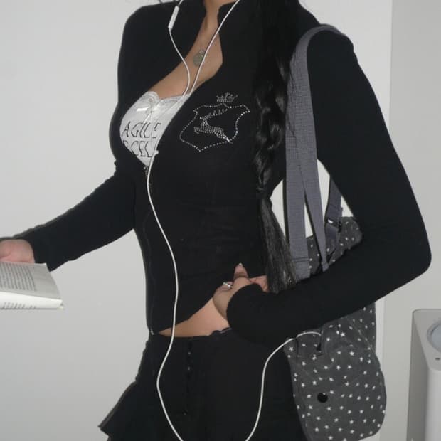 구해요) 엔젤넘버555 어퍼 클럽 디어 집업 upper club dear