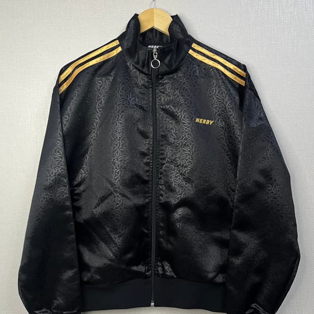 널디 블랙 금색 라인 져지