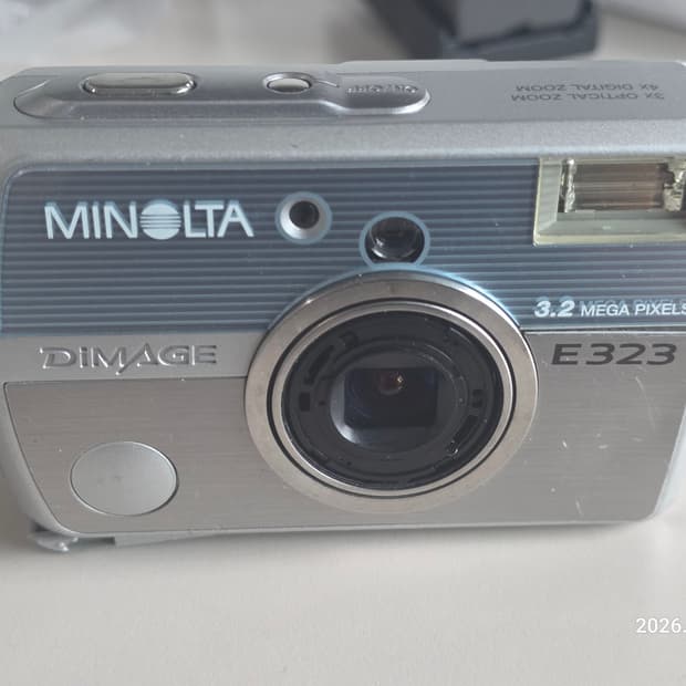 코니카미놀타 DIMAGE E323 빈티지 디지털카메라