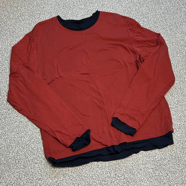 해칭룸 Two Face Linger Tee Red/Navy