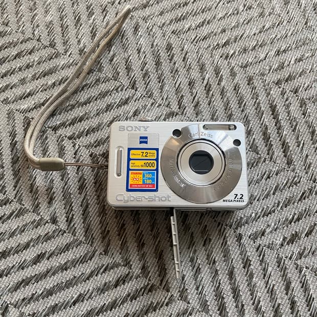 소니 Cyber-shot DSC-W70 빈티지 디카