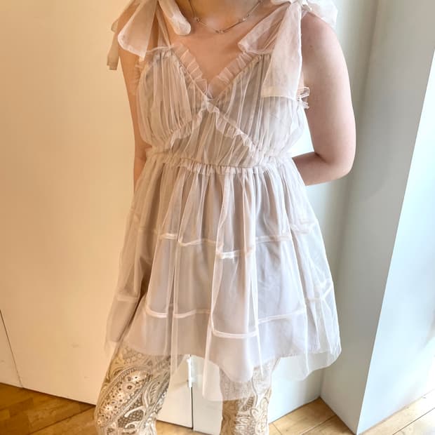 Ribbon frill sleeveless