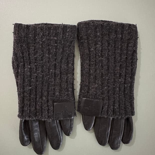 비비안웨스트우드 가죽 니트 장갑